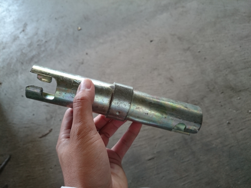 足場のジョイント金具