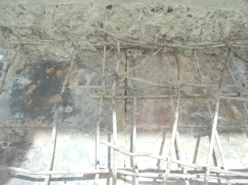 屋上コンクリート斫り後